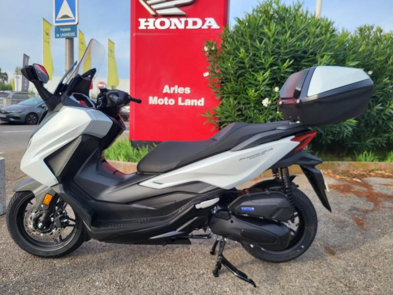 HONDA NSS FORZA 125 top box nss125 125nss